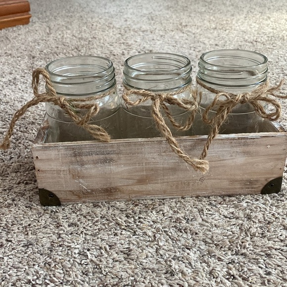 Whitewash Wood Container w/ 3 Glass Vases - Picture 2 of 3